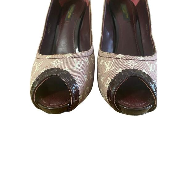 LOUIS VUITTON  Monogram Idylle Canvas Peep Toe Pumps Size 38.5/8 - Picture 11 of 12